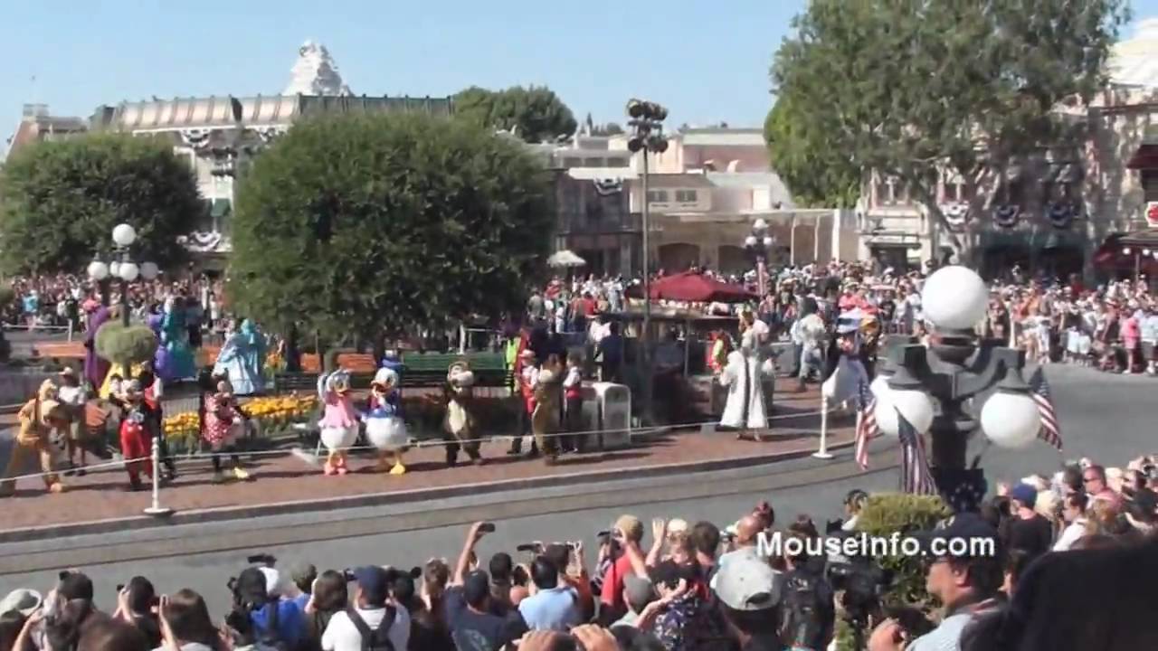 (HD) Flash Mob and Happy Birthday Moment for Disneyland's 55th Anniveresary