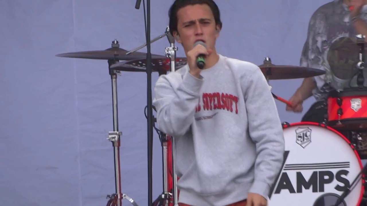 The Vamps   - Middle Of The Night - live V Festival 2017