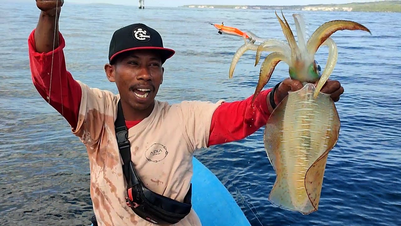 Mancing Cumi-cumi jumbo siang hari, Umpannya Jitu terbukti ikan dan Cumi tergila-gila 😱