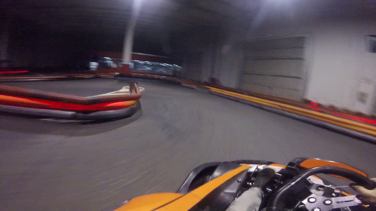 Karting Indoor Burgos, 1/12/2016. Remontada del último al primero.