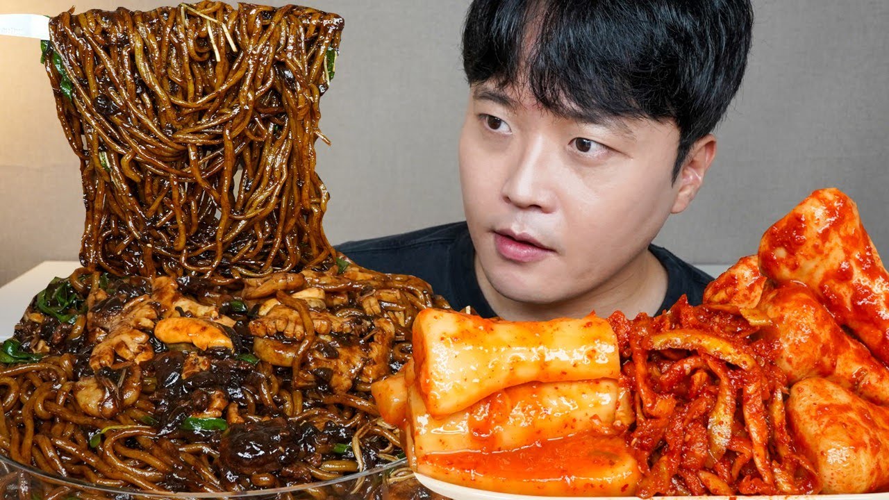 해물쟁반짜장 알타리김치 총각김치 무말랭이무침 먹방 Seafood Jjajangmyeon & Kimchi ASMR MUKBANG REAL SOUND EATING SHOW