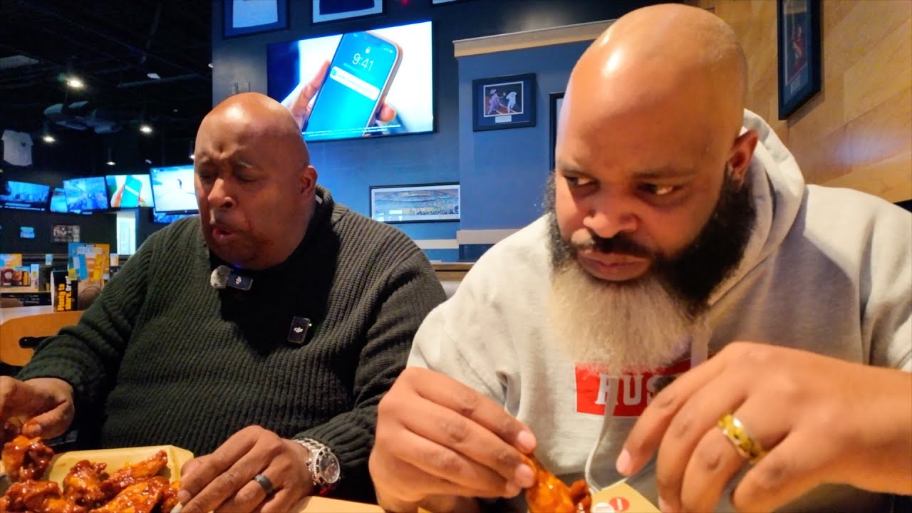 Trying the HOTTEST BLAZING Wings CHALLENGE at Buffalo Wild Wings! | feat @BadlandsChugs