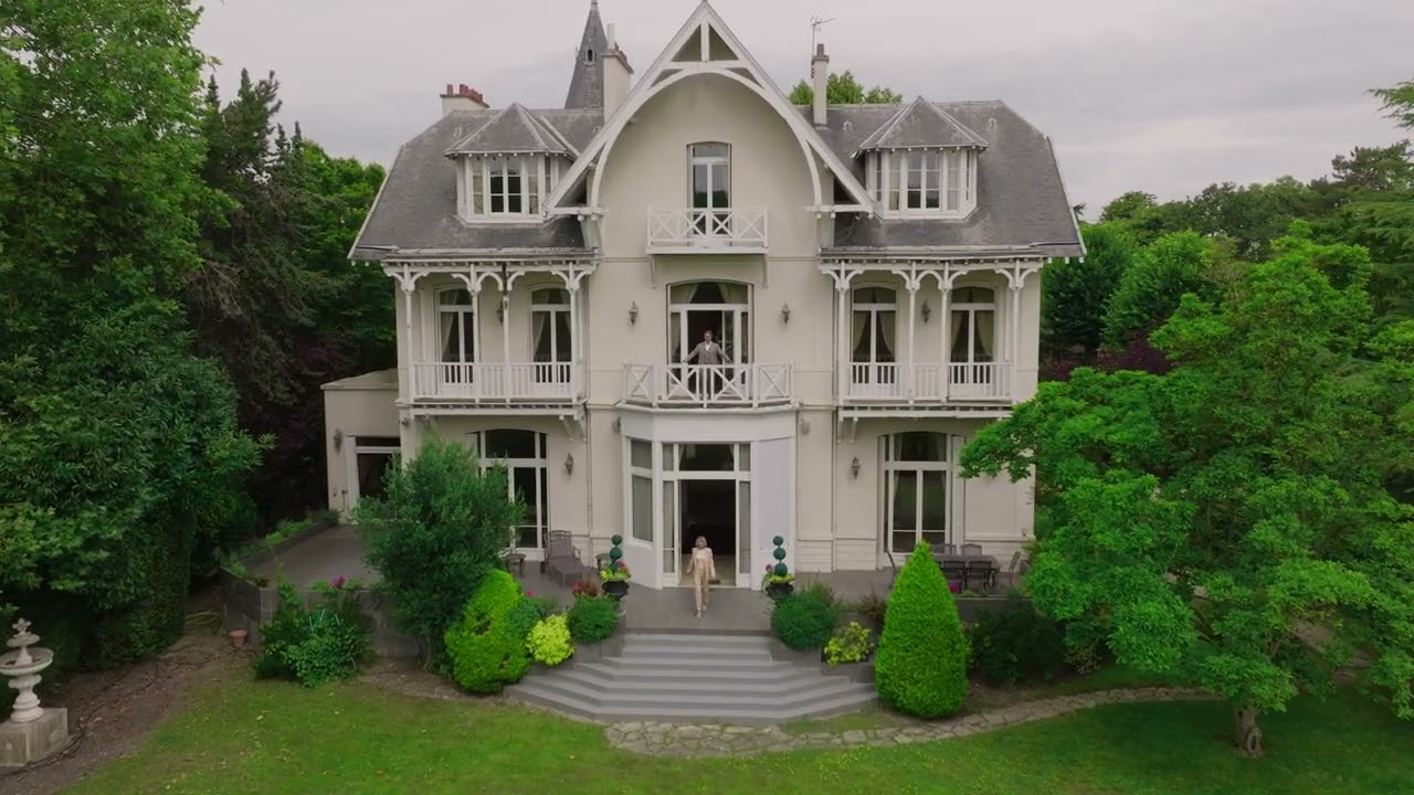 Croissy-Sur-Seine (78) - Maison de prestige en bordure de Seine | Paris Vendôme Luxury