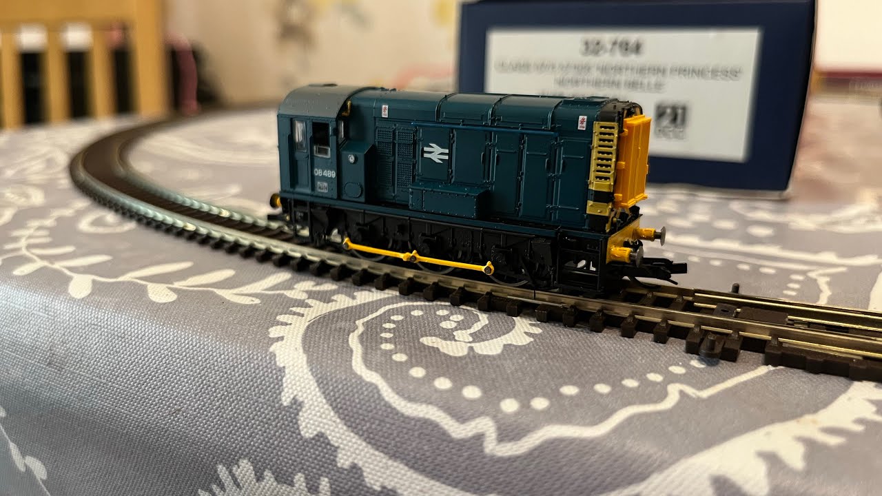 Hornby TT 120 class 08 review