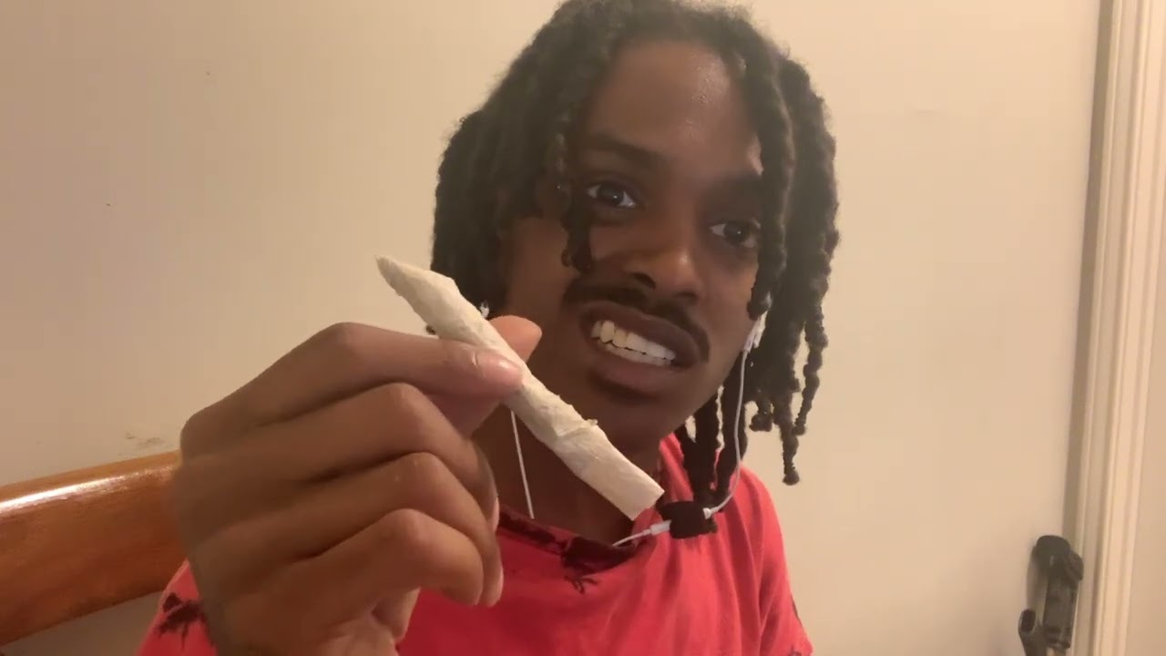 Trying Bob Marley's papers  + Vlogg| MackamIlly16 Vlogs