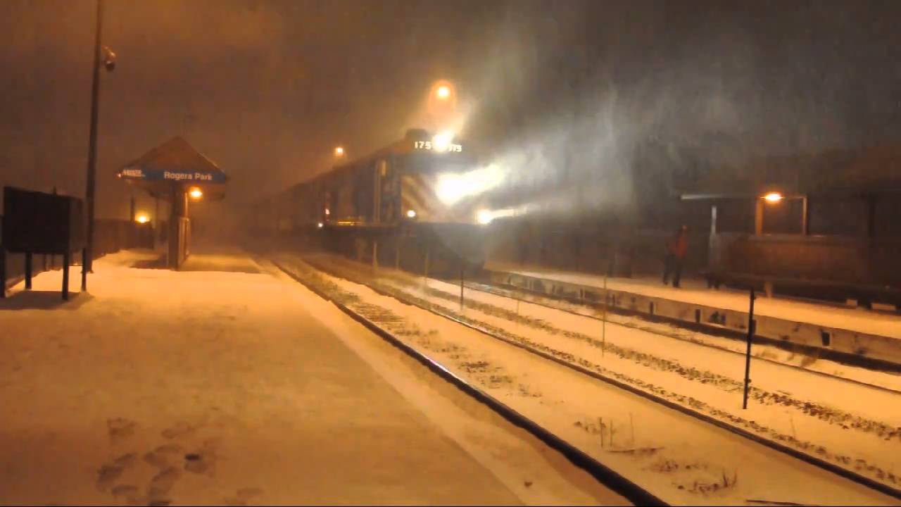 Metra and CTA in the 2011 Chicago blizzard