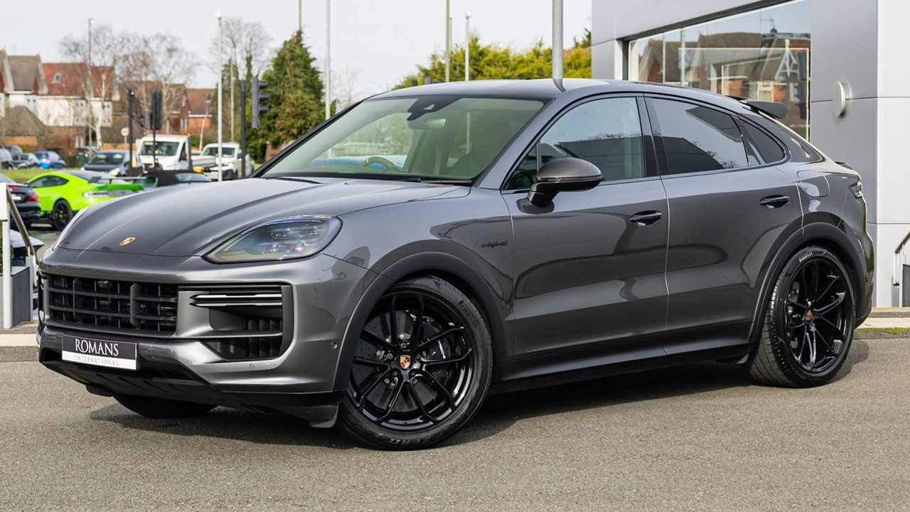 2025 Porsche Cayenne Turbo E-Hybrid Coupe with GT Package - Quarzite Grey - Walkaround & Start-Up