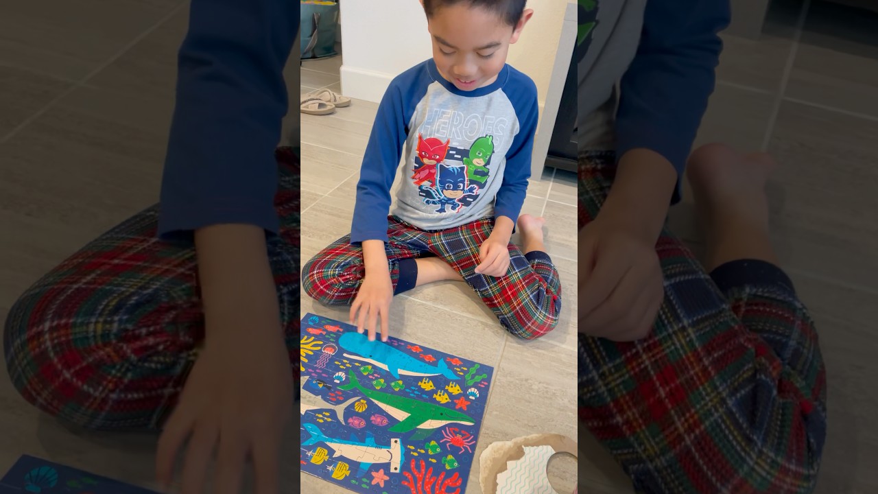 SOLVING PUZZLE #puzzle #puzzlegame #puzzles #puzzlegames #puzzletime #qualitytime #puzzlesolving