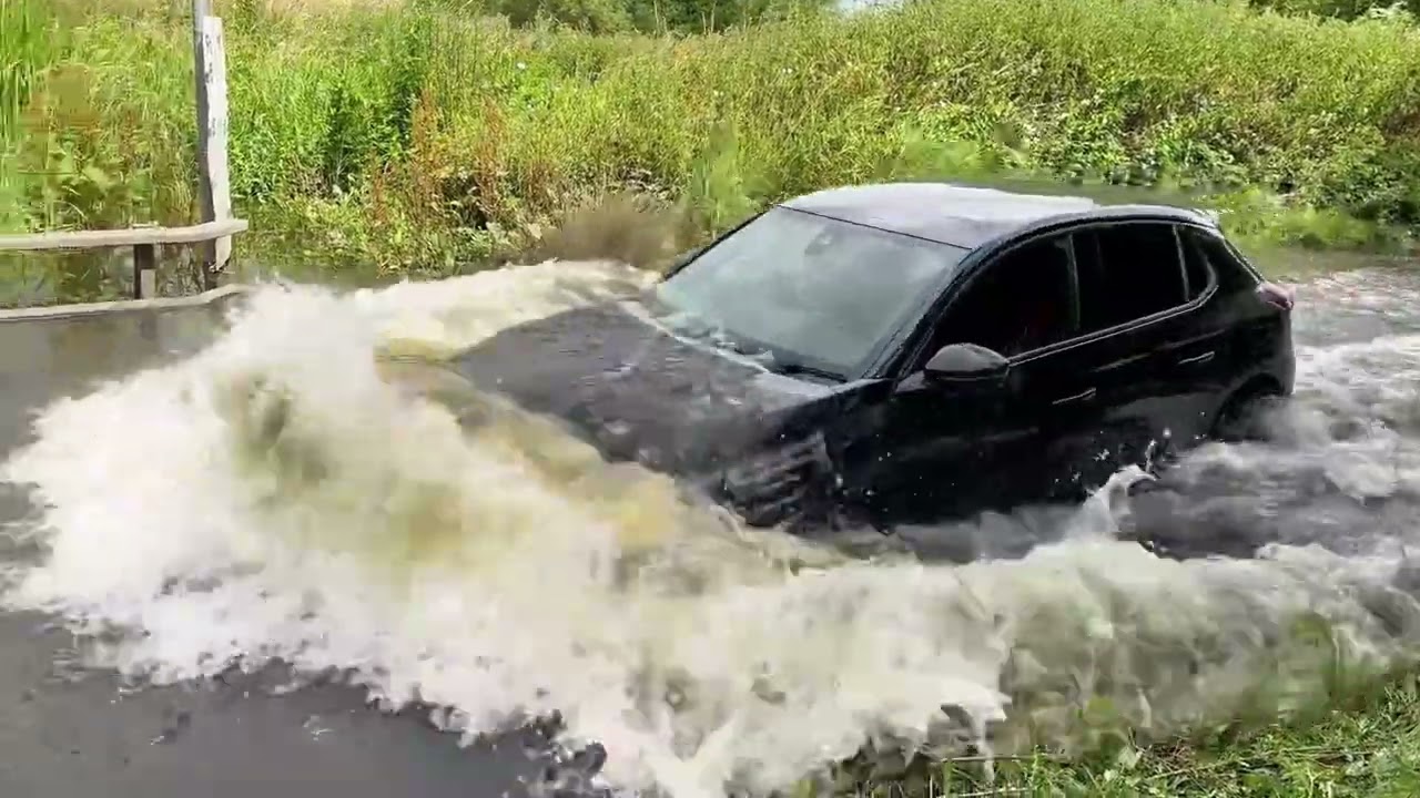 Fails Galore!!  Essex & Bedfordshire Flooding Vehicles vs Flooded Ford compilation #1