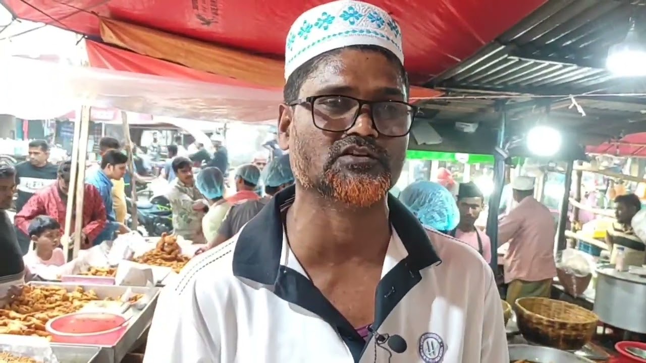 রমজানে ছোলাসহ বিভিন্ন ইফতার সামগ্রীতে বিশেষ ছাড় দিয়ে ক্রেতাদের নজর কাড়ছেন স্থানীয় বিক্রেতারা