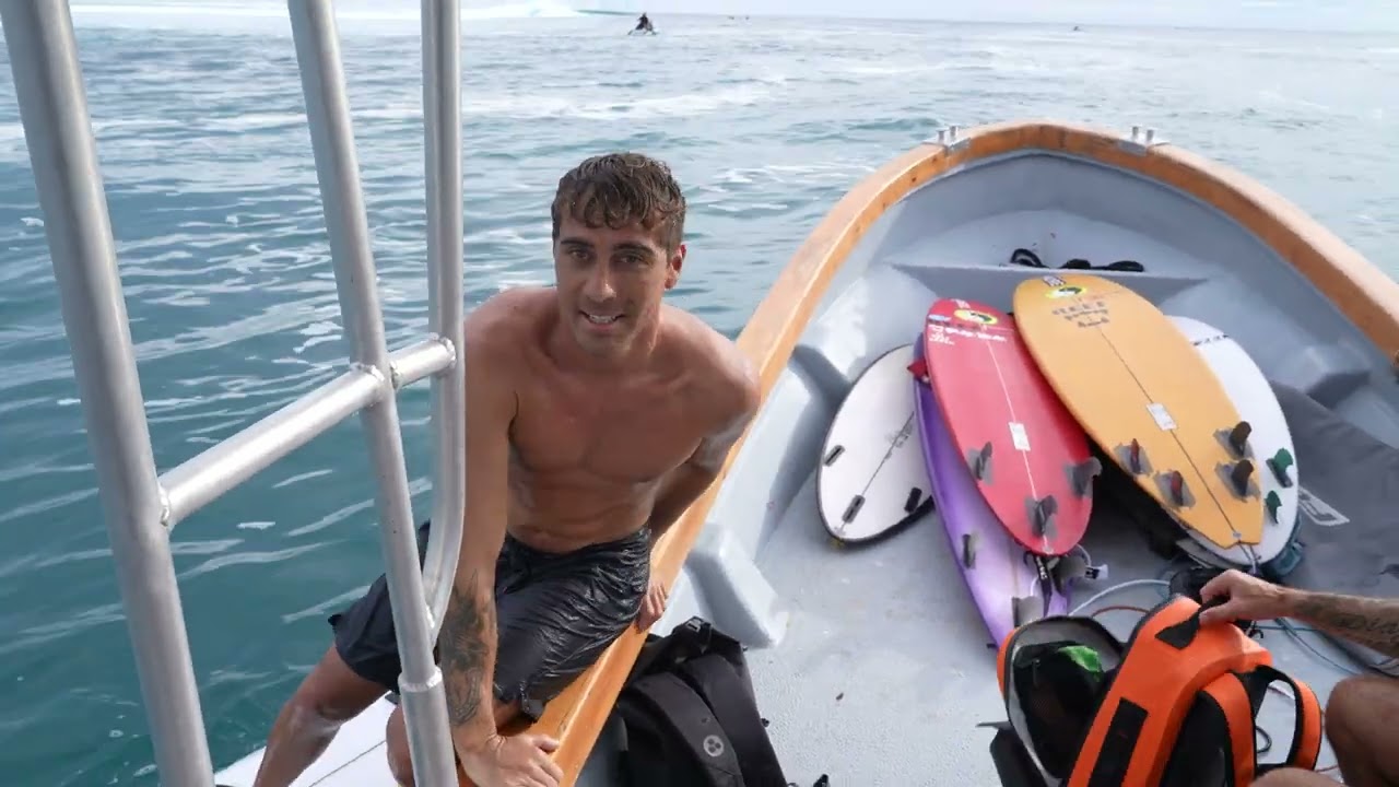 День открытия Giant Cloudbreak - Фиджи, высота более 6 метров.