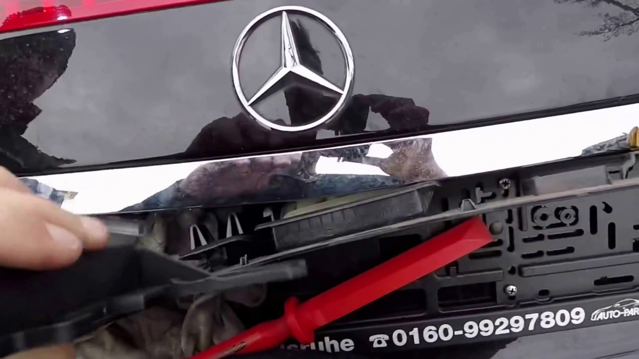 Kennzeichenbeleuchtung wechseln | Mercedes C 207 | Change the tag light