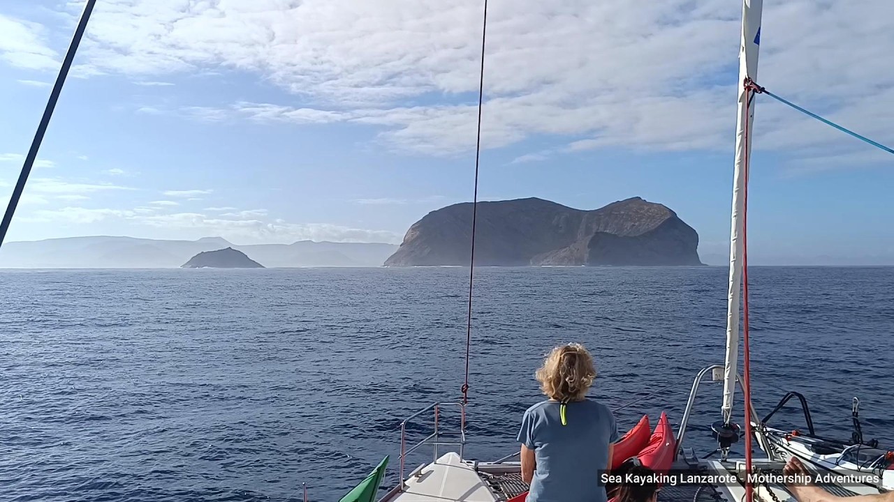 MOTHERSHIP SEA KAYAKING LANZAROTE