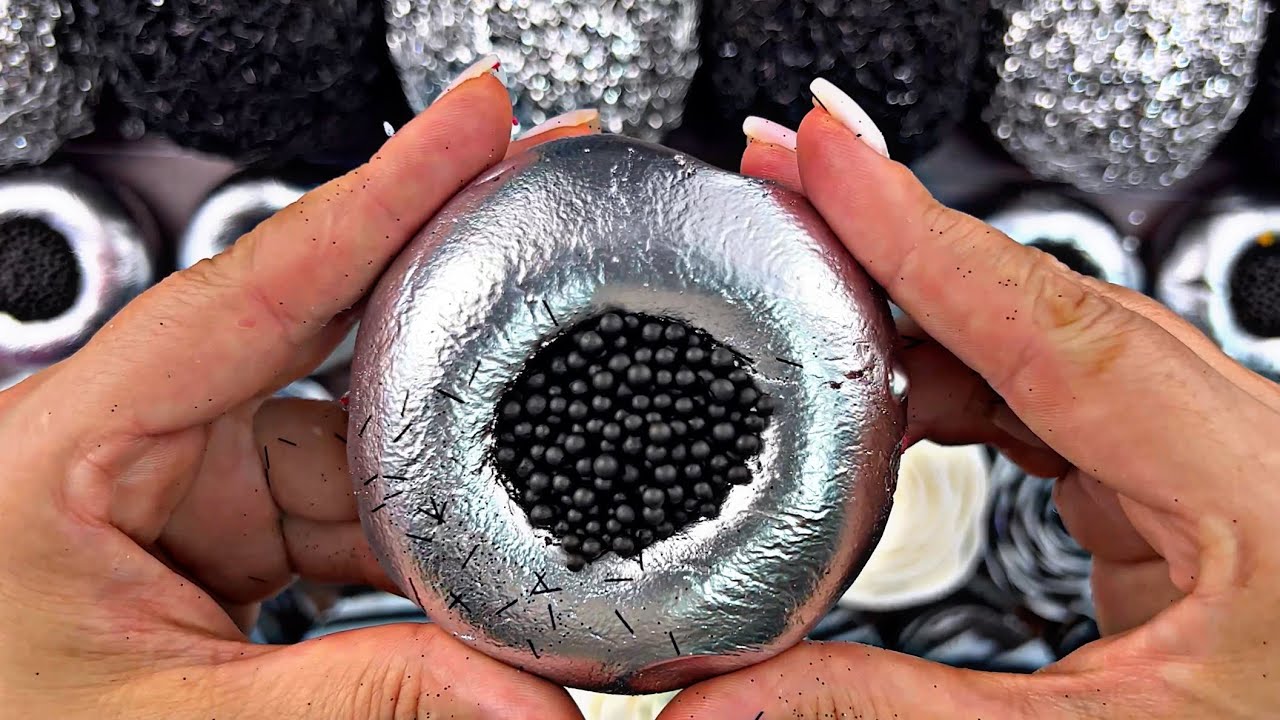 Clay cracking 🖤crushing soap roses 🤍soap boxes with glitter 🖤