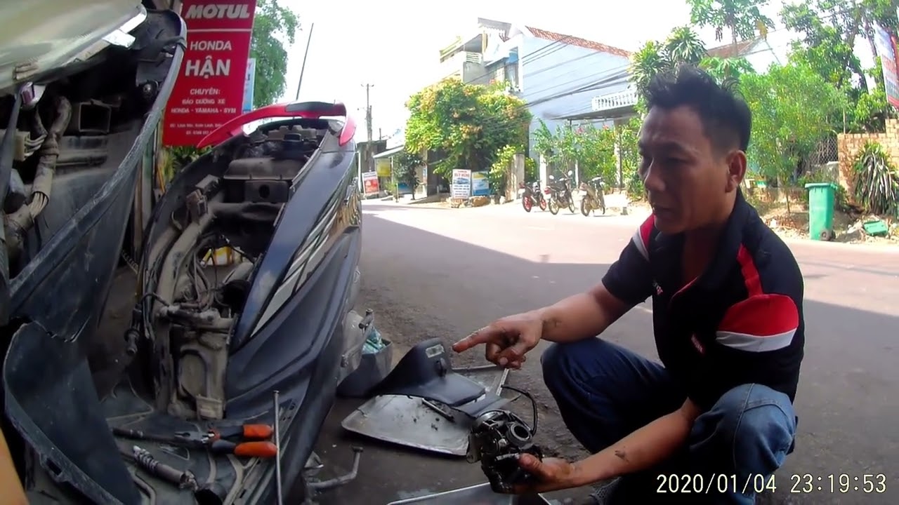 VỆ SINH BÌNH XĂNG CON XE ATTILA LÊN GA KHÔNG NỔI