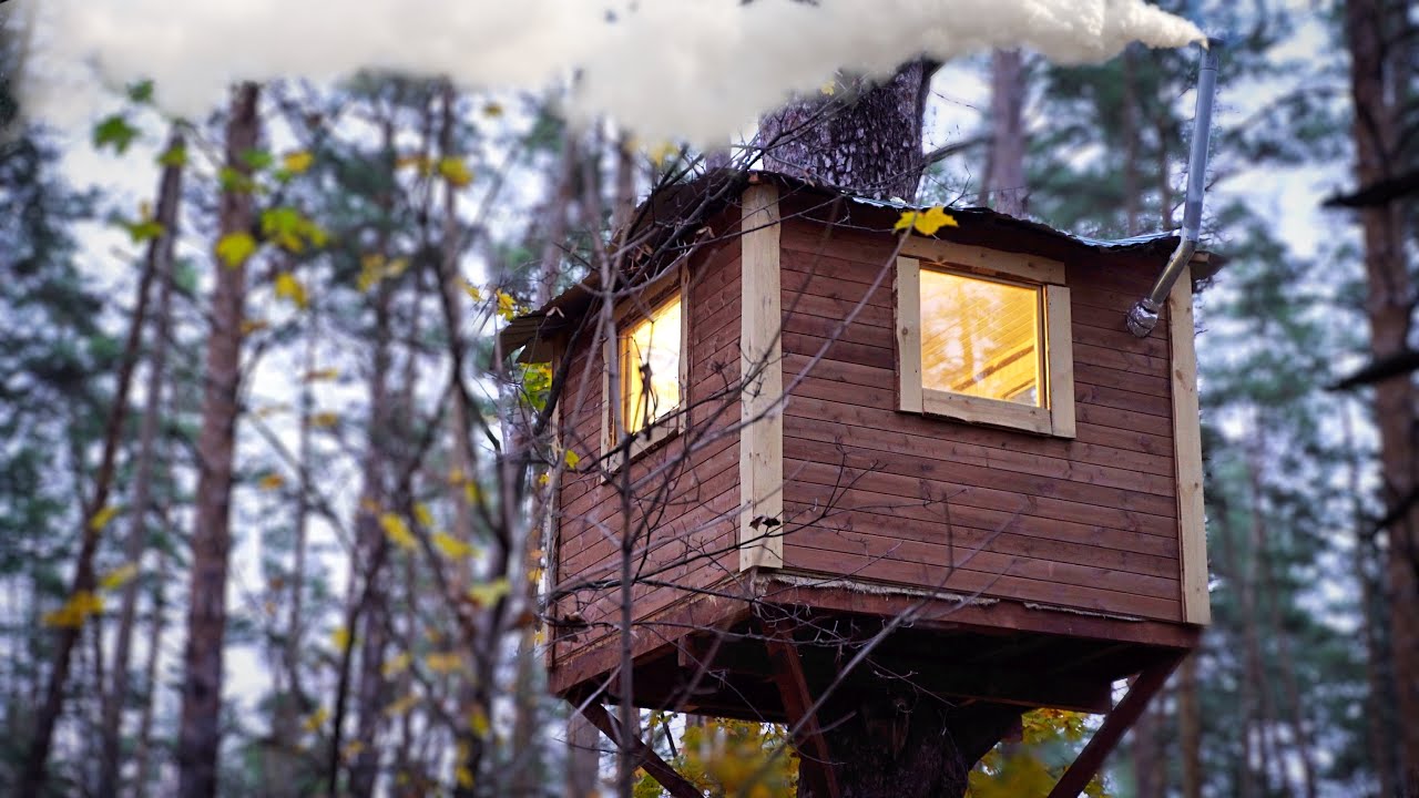 Building an INCREDIBLE TREEHOUSE in the middle of a dense autumn forest!