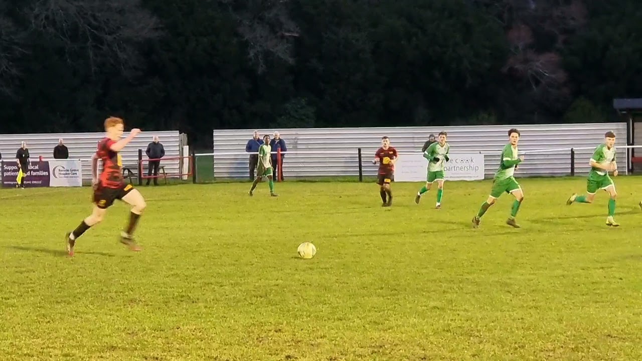 Tring Athletic 2-3 Leverstock Green
