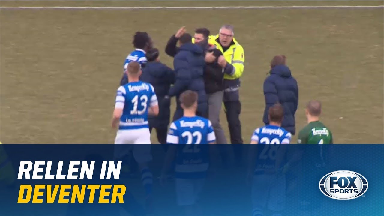 Rellen op het veld na Go Ahead Eagles - De Graafschap