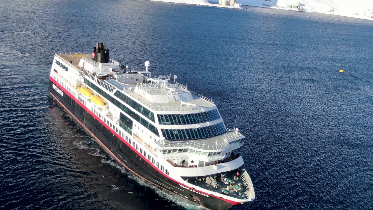 Hurtigruten MS Trollfjord Comes to Honningsvåg 8.3.2020