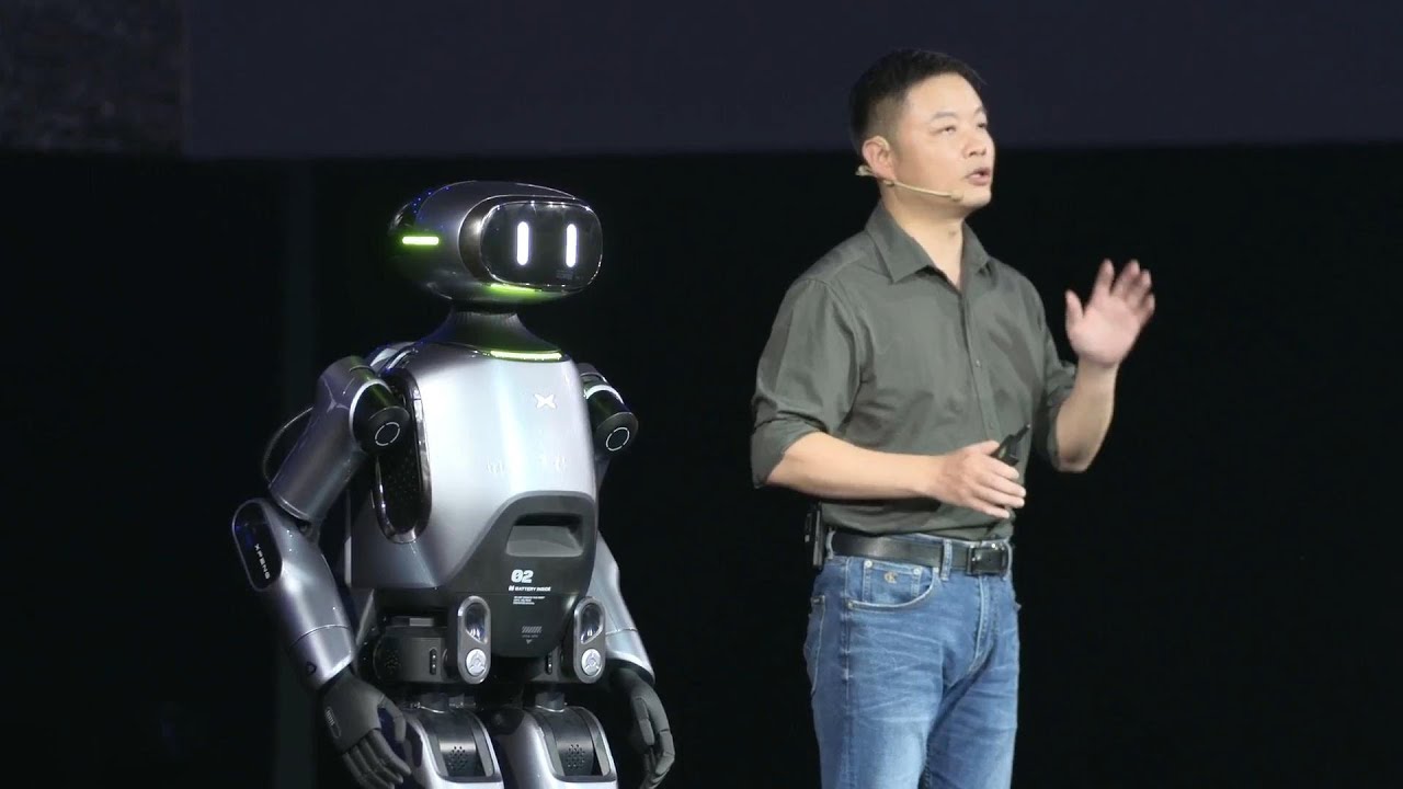 小鹏发布首款自研人形机器人PX5 Xiaopeng Unveils Its First Self-developed Humanoid Robot PX5