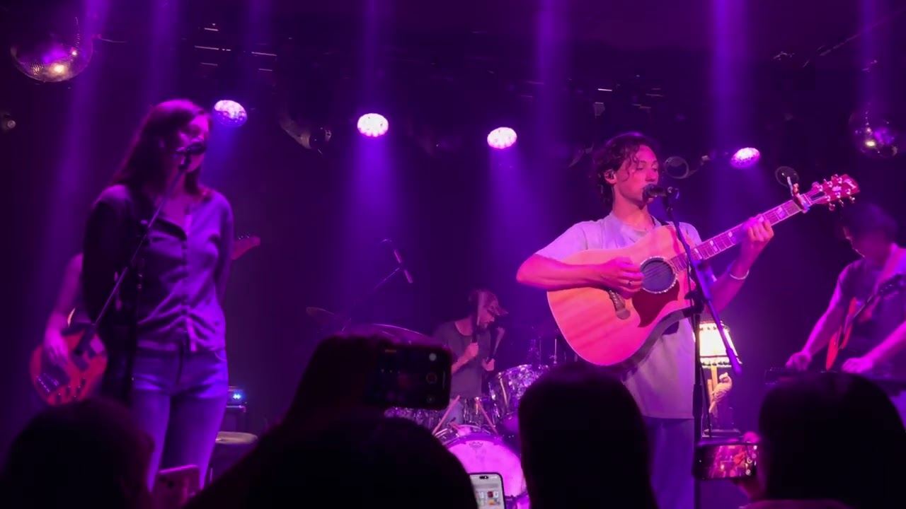 Fingers and Clothes - Jake Minch w/ Lizzy McAlpine (Live at Moroccan Lounge) 08/04/25