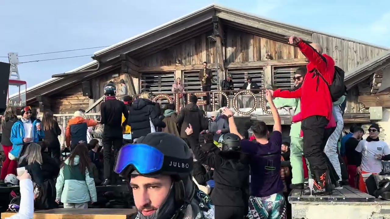 Hanging out at the Folie Douce 