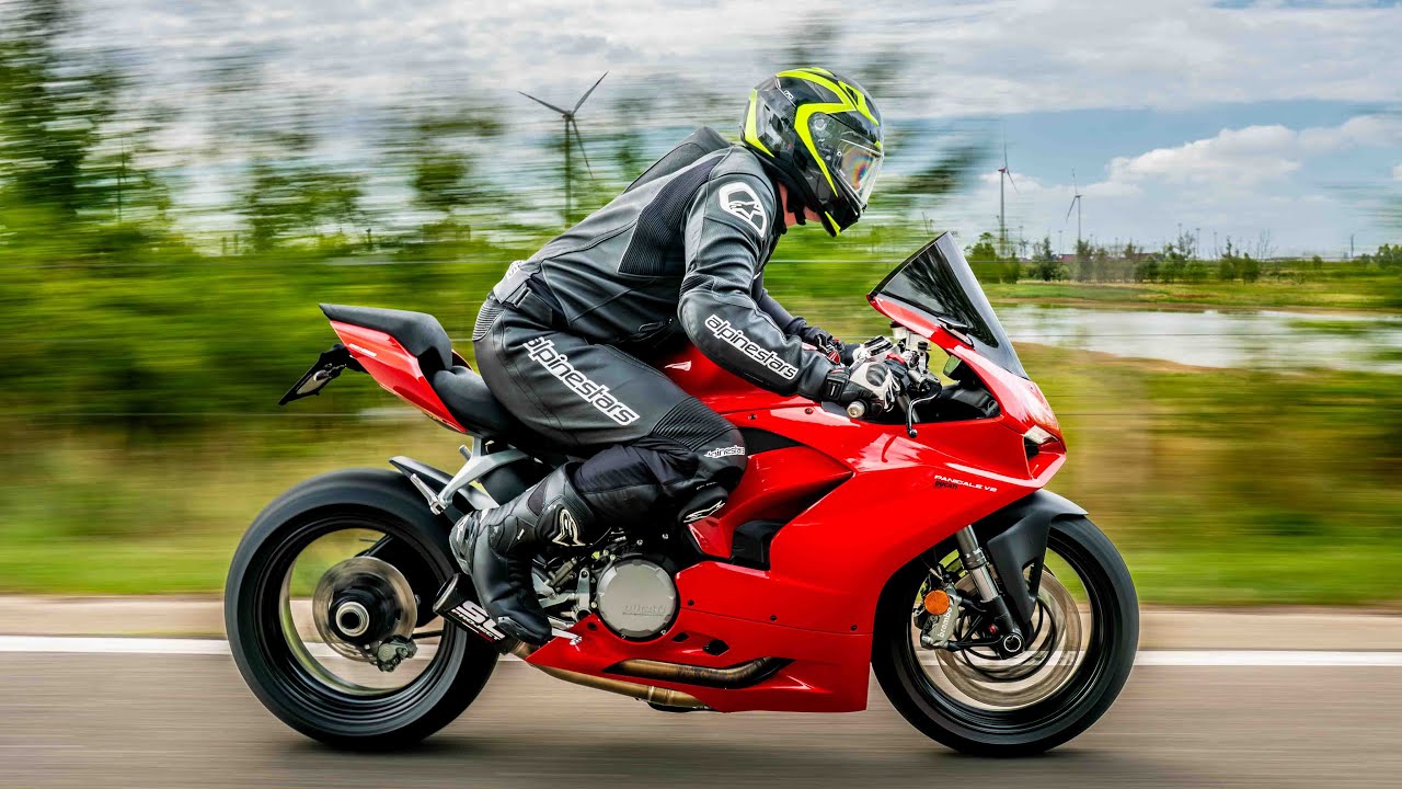 DUCATI PANIGALE V2 2021 FULL SC PROJECT EXHAUST SOUND / FLY BY'S / REVS / LOUD