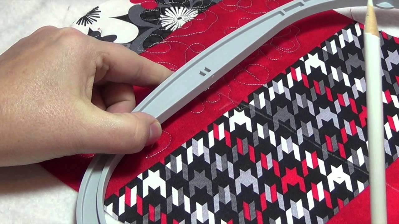 How to Quilt in the Oval Hoop with the BERNINA 880