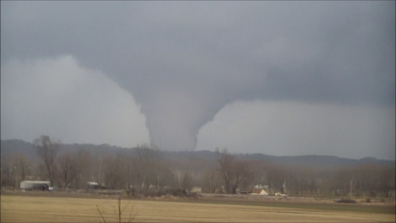 Henryville Indiana EF4 Tornado 3-2-12 The Complete Storm Chase