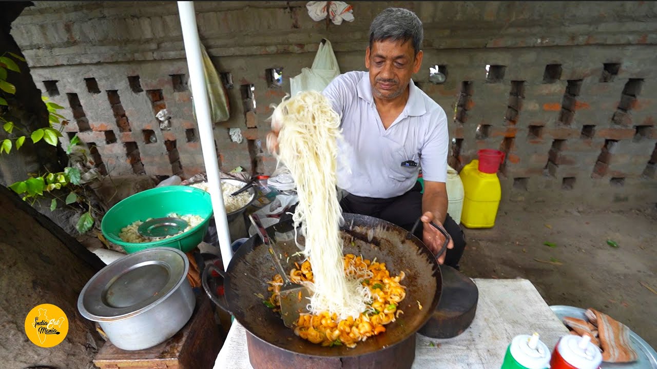 Delhi University Uncle Selling Chowmein Macroni Mixture Rs. 50/- Only l Delhi Street Food
