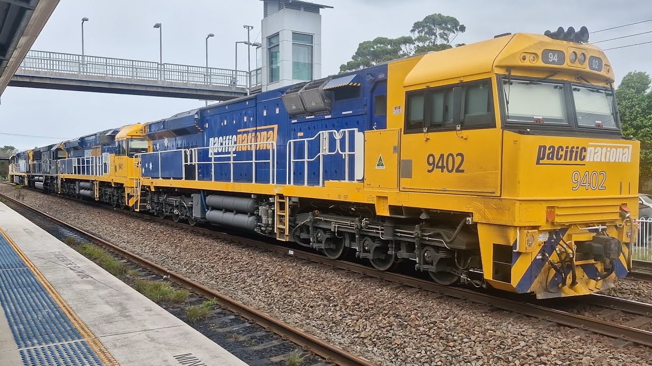 Vlog 9: 16/02/26- PN Light Engine D421 passing Beresfield 