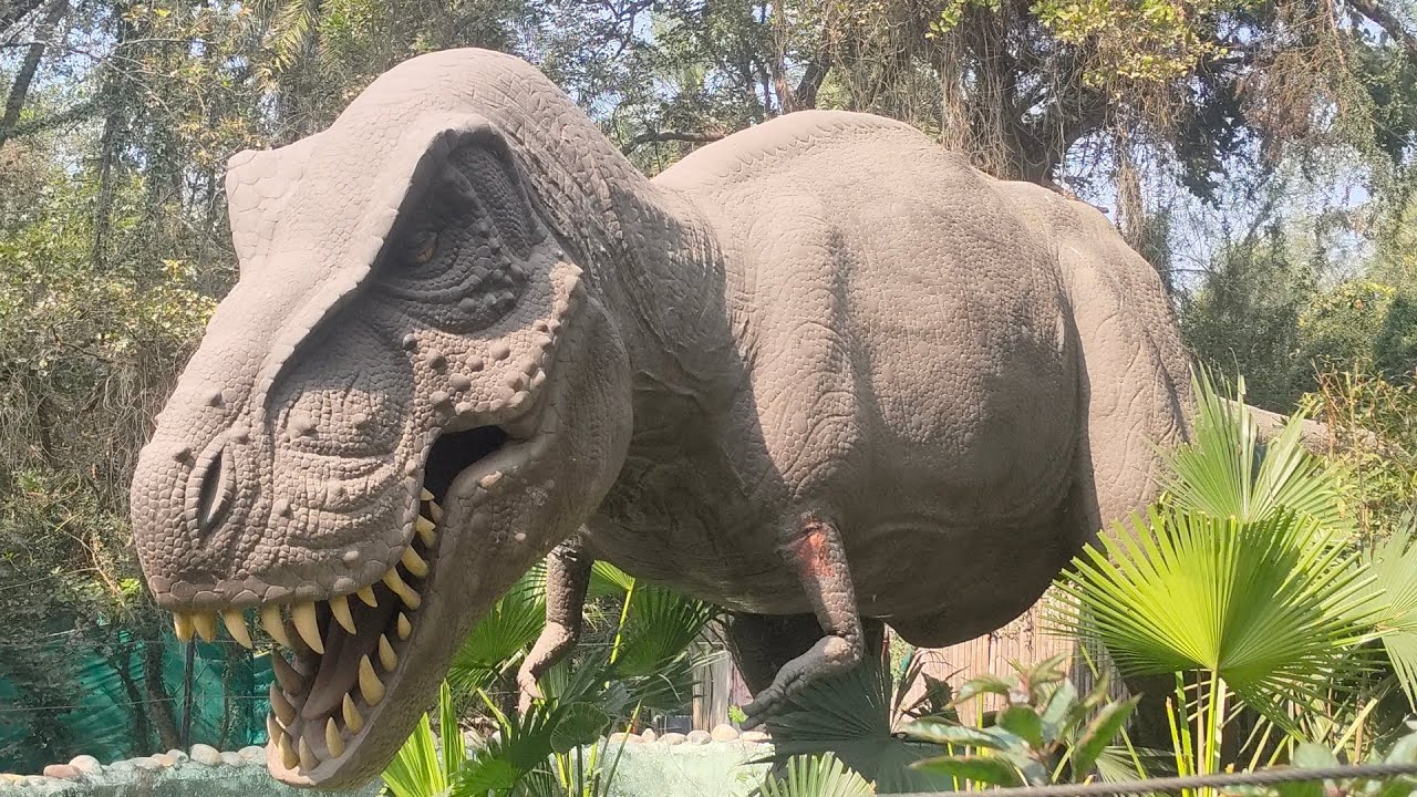 🦖 Chhatbir Zoo me Real Dinosaur Experience | Dino Park Visit 😍🔥