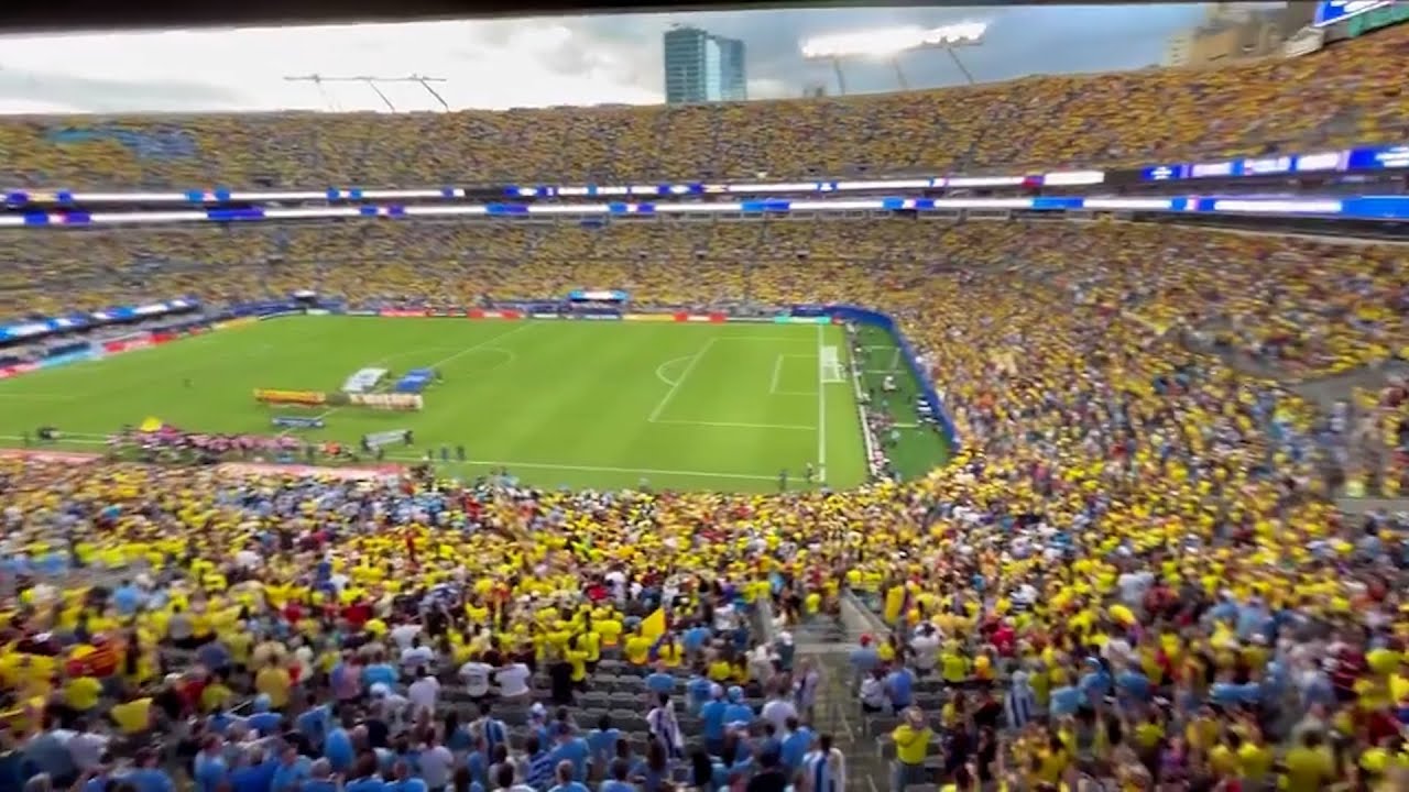 ¡Pelos de punta! Así sonó el himno de Colombia vs Uruguay