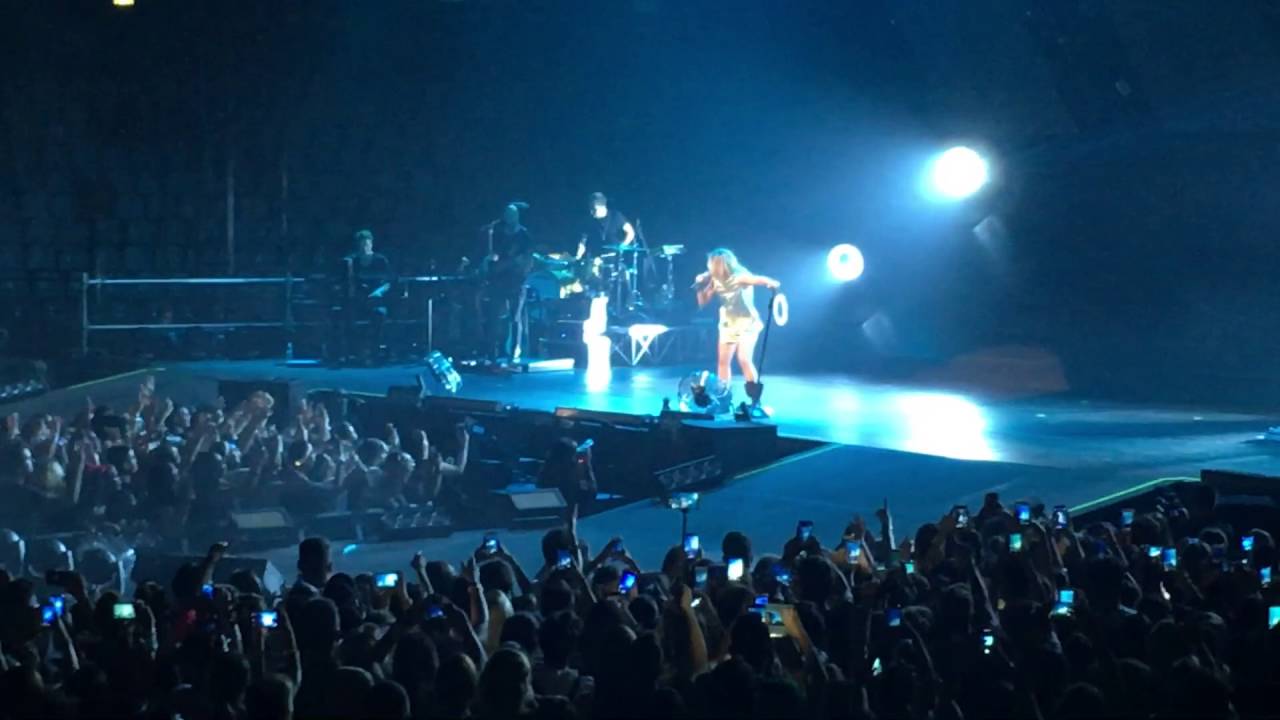 L'Amore Non Mi Basta - Emma (Adesso Tour Palalottomatica)