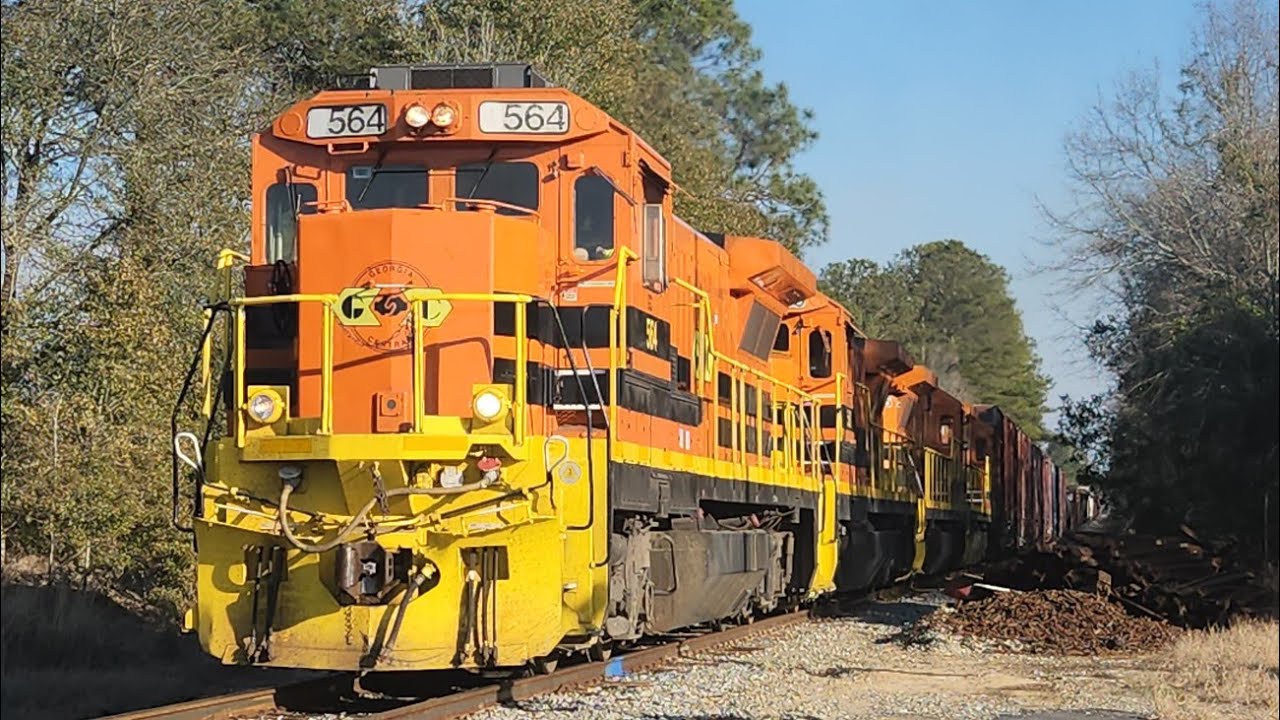 GC 564 leads Early L782 through East Dublin GA