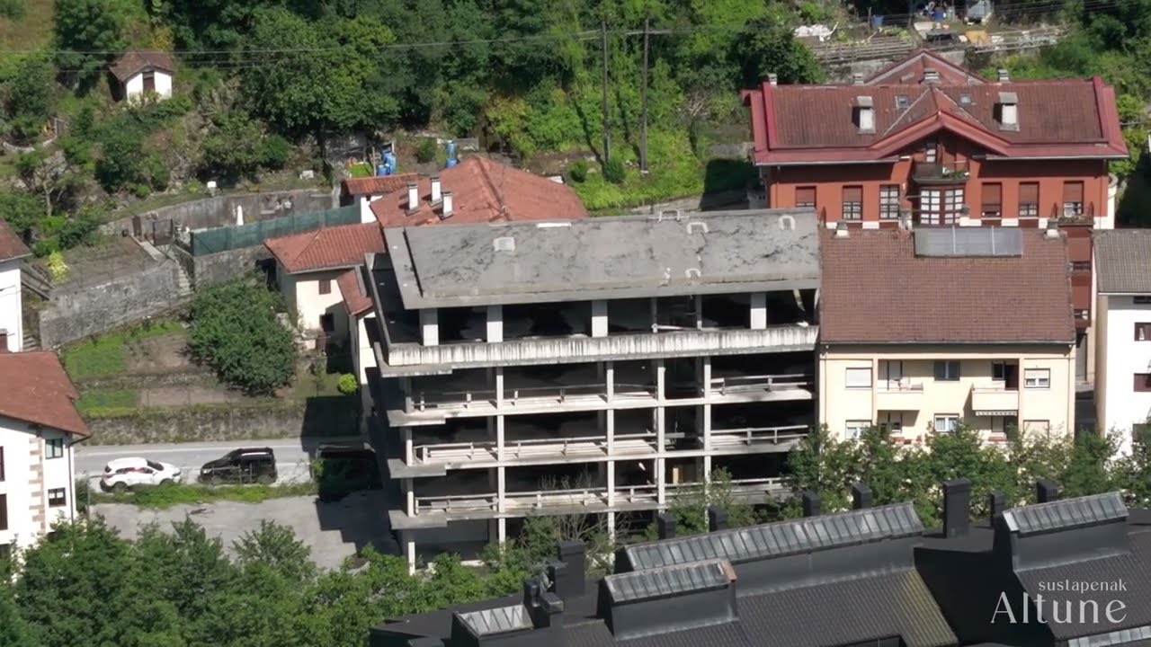 Nuevas viviendas en construcción en Ataun