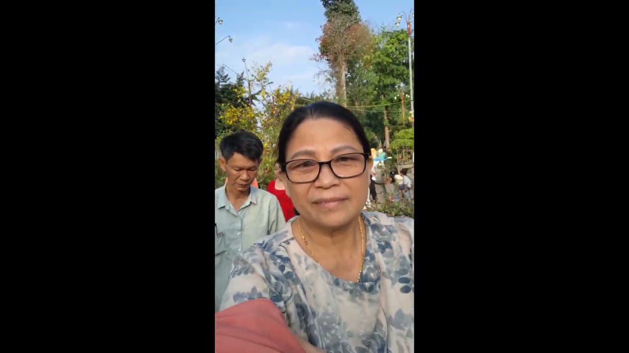 Đi chùa đầu năm mới 