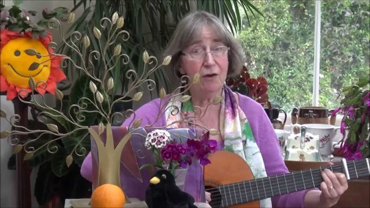Little bird in an orange tree - La volette - can be dramatised as a circle game