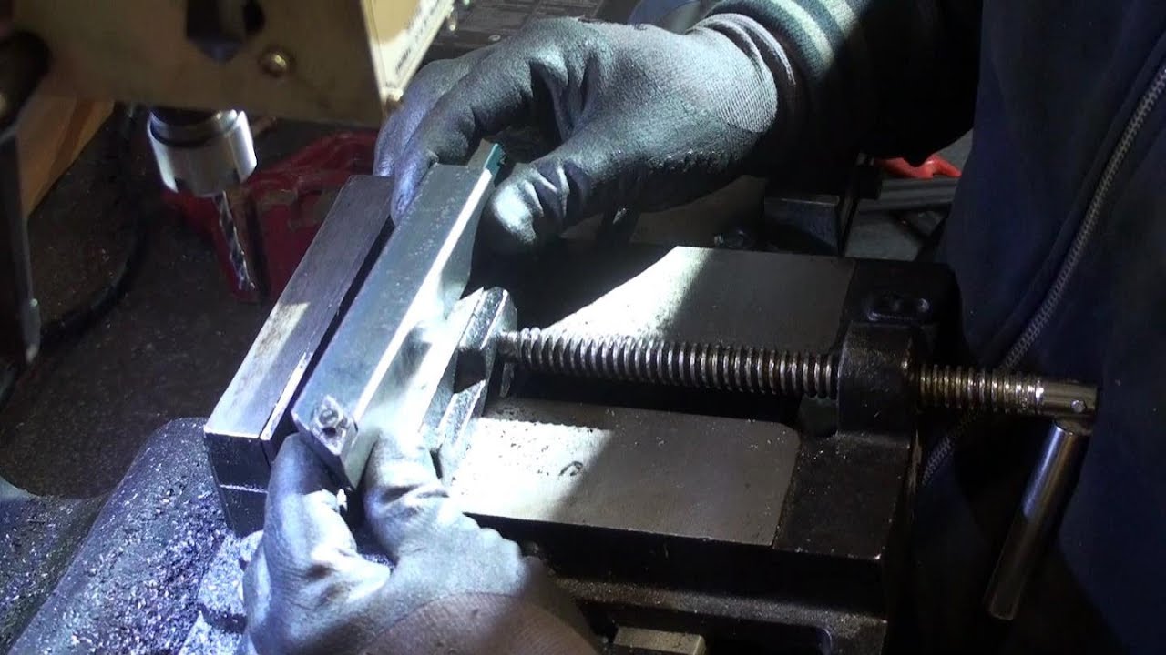 ΚΑΤΑΣΚΕΥΗ ΜΑΝΕΛΑΣ ΤΟΡΝΟΥ   ΒΗΜΑ ΒΗΜΑ /TORNOS How Lathe Turning Tool Holder is made