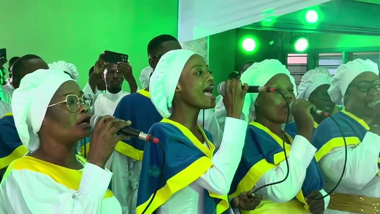 Le chantre Raphaël Sheyi et sa chorale à la Grâce Divine GODOMEY TOGOUDO 2024