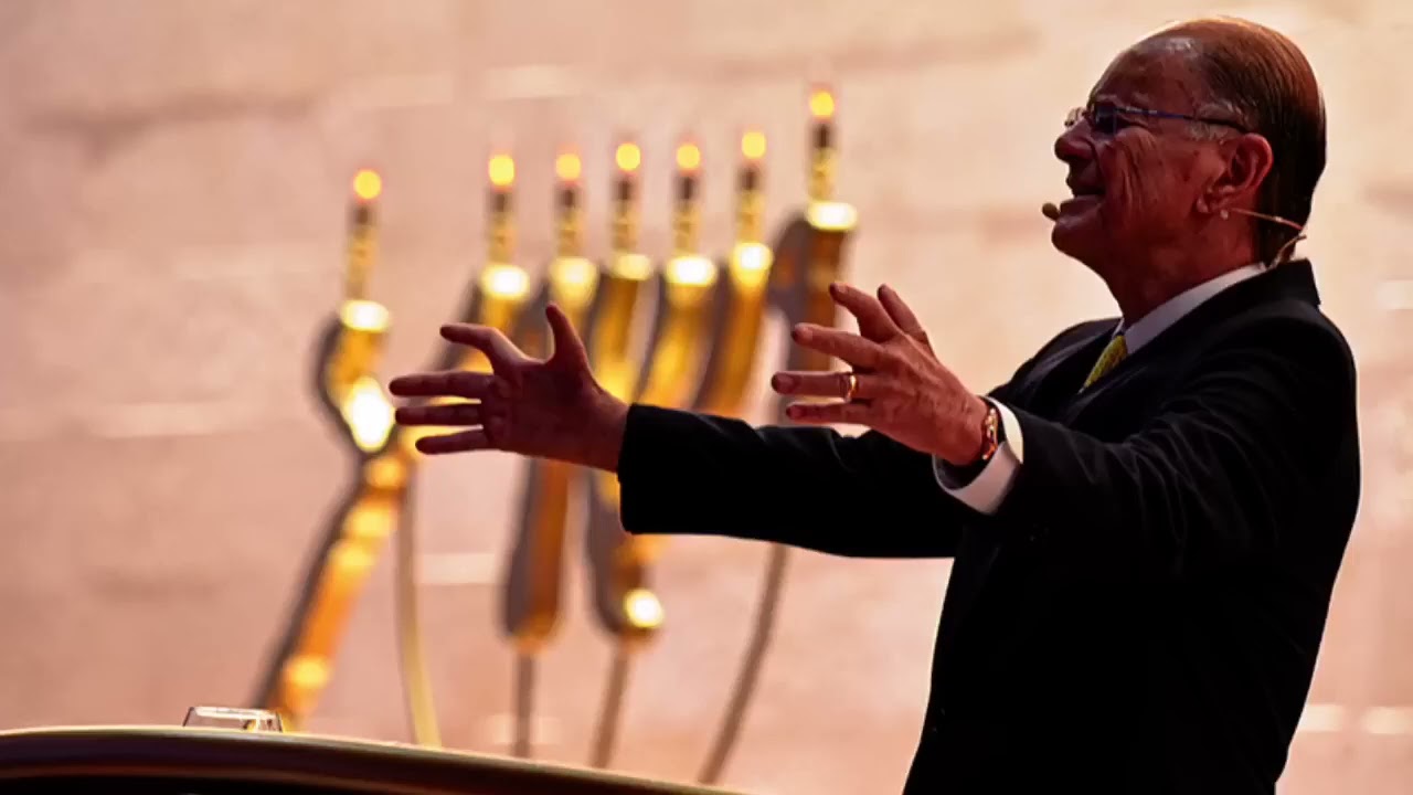 Hinos com Bispo Macedo no Templo de Salomão 2024