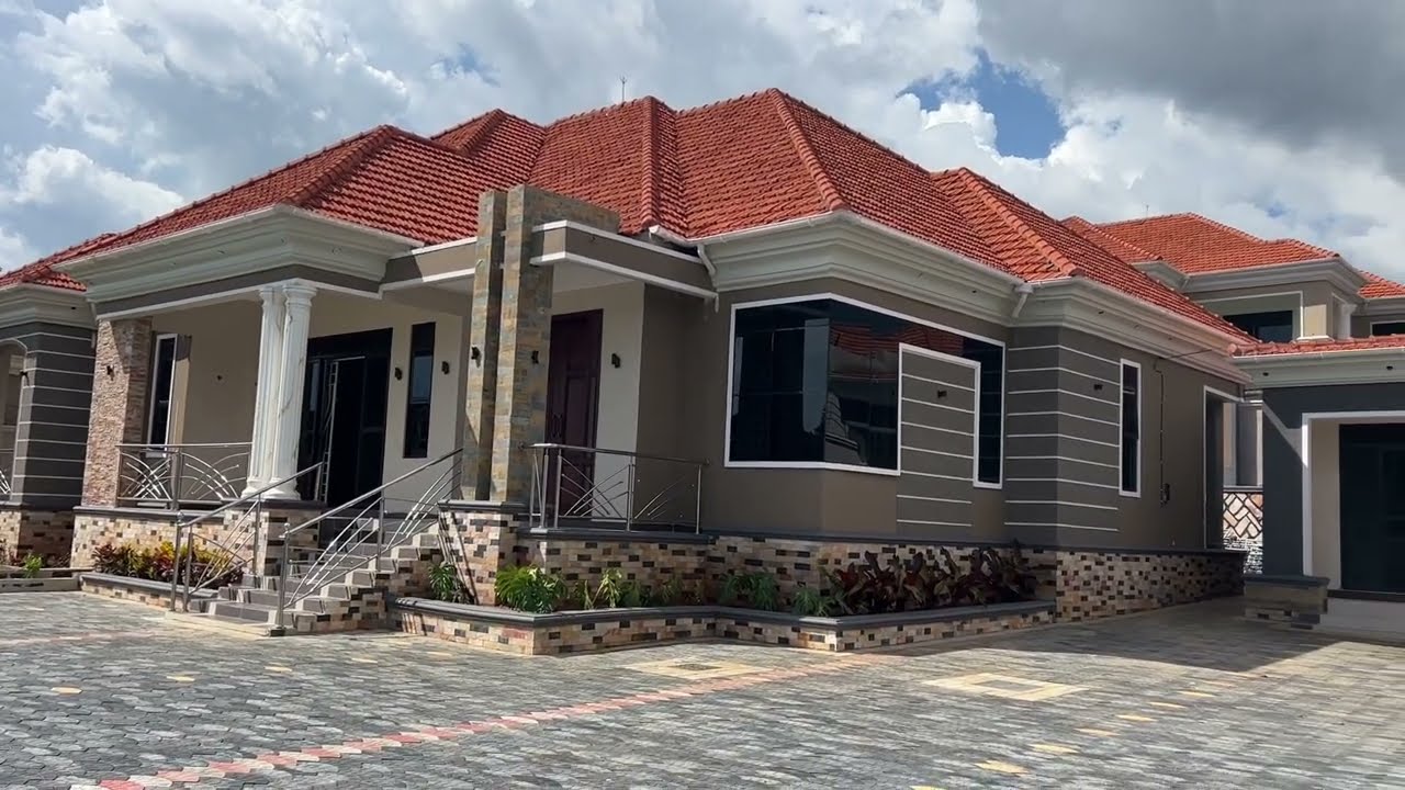 Touring a beautiful house for sale in Kira Uganda at $200,000 USD or Ugx750M. cALL 0701541291