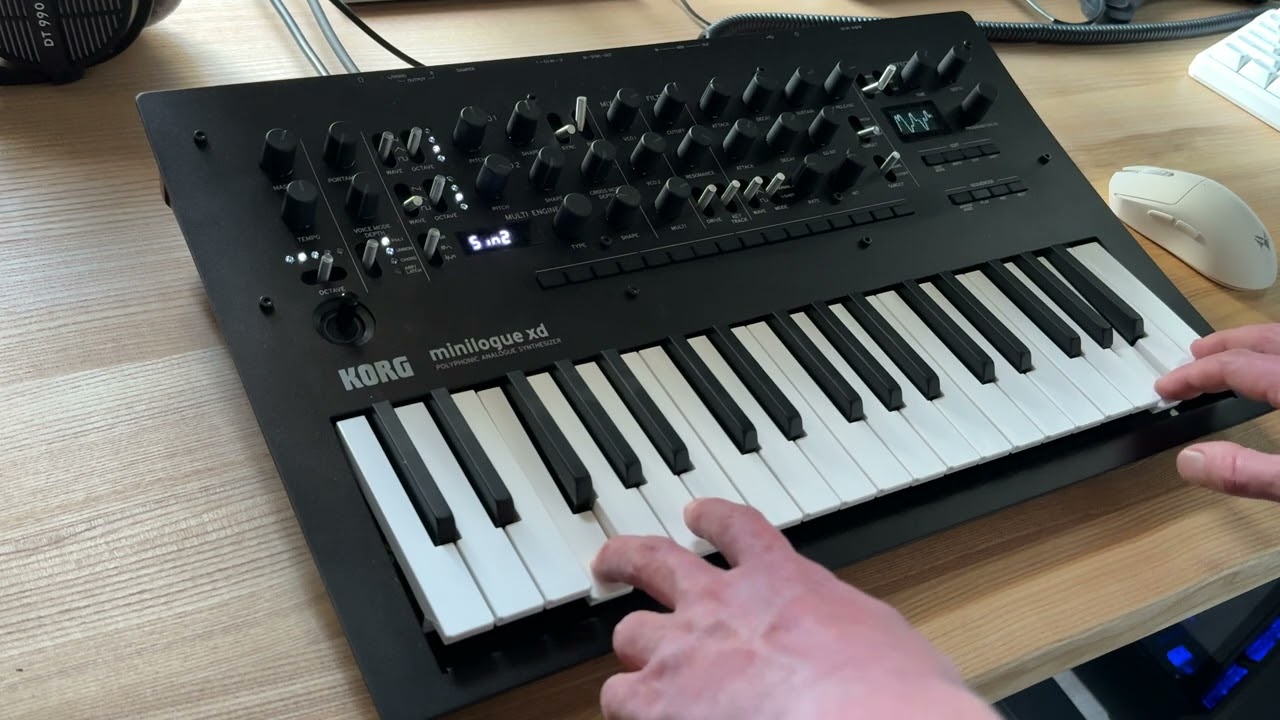Mysterious Ambient on an Analog Synthesizer