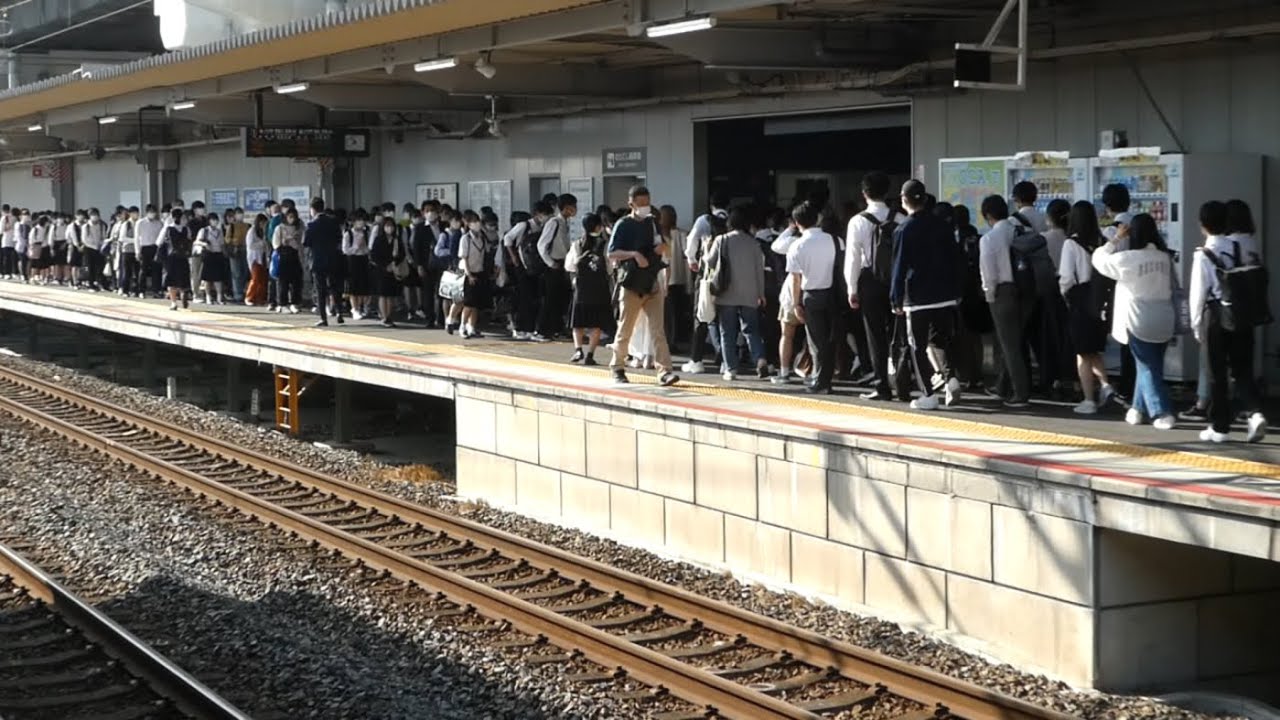 JR西日本【新白島駅】朝ラッシュの風景　改札が大渋滞　2022年6月2日