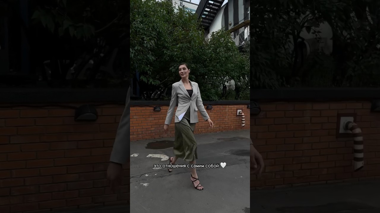 &bull; Жакет Марсель (40-46) 20680р &bull; Юбка атласная Леман (42-48) 7980р