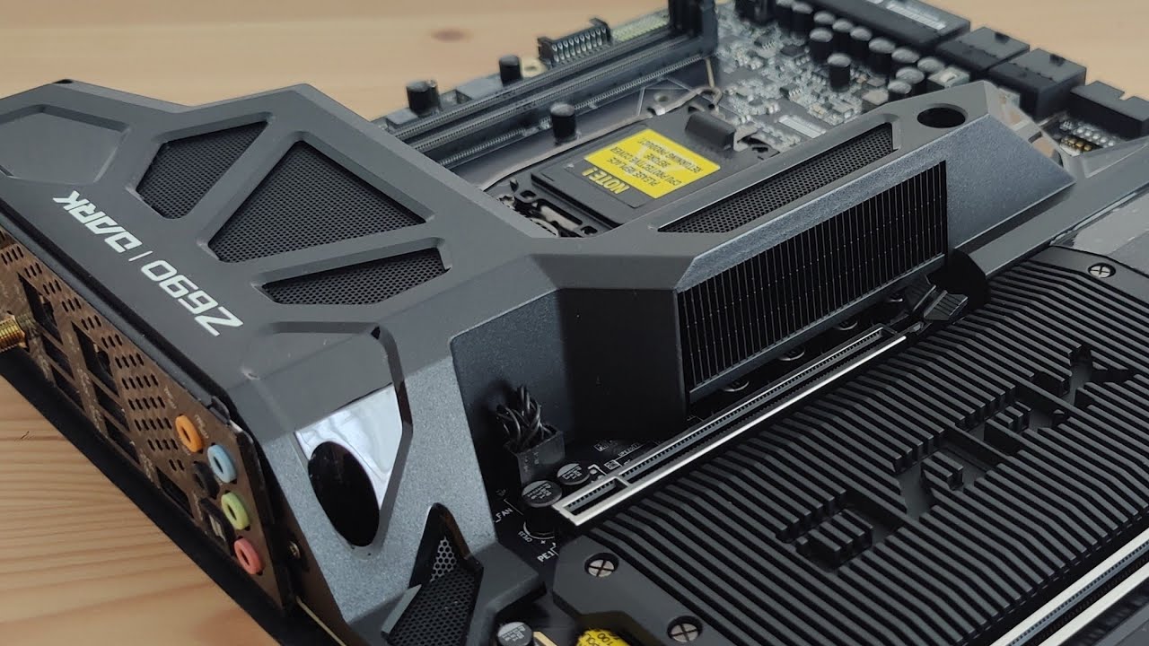 UNBOXING EVGA Z690 DARK KINGPIN!