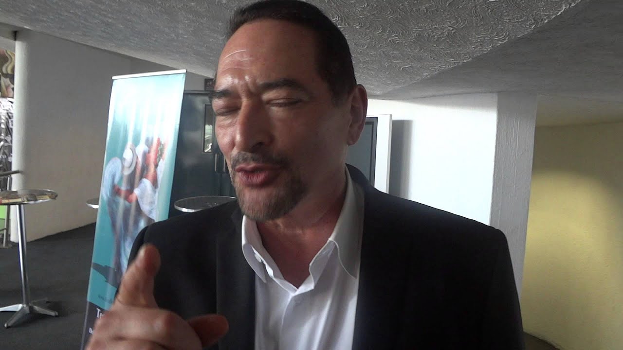 Roberto Ballesteros - Mada Saludo A Los Seguidores De ALaFuga.Com