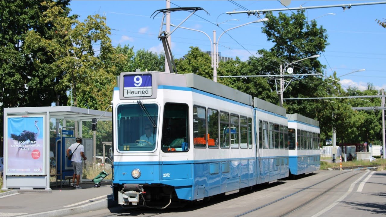 Strassenbahn Zürich Tram 2000 auf der Linie 9 Richtung Hirzenbach 