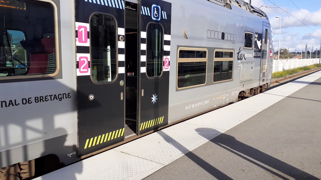 fermeture des portes d'un ter regio 2n bretagne en gare de st Malo