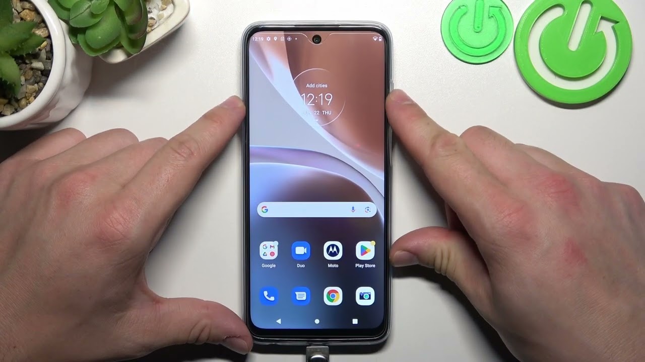 How to Connect a USB Pendrive to MOTOROLA Moto G32